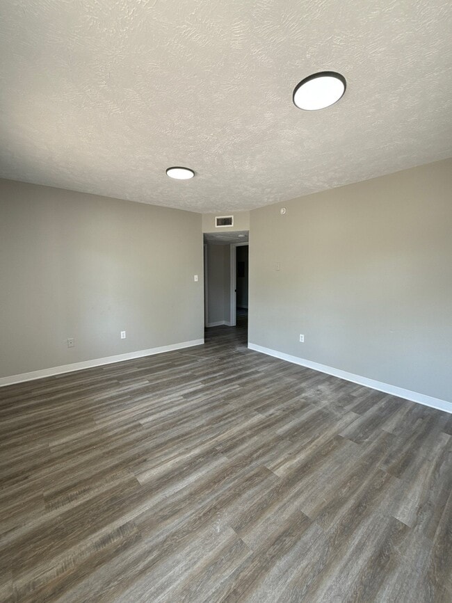 Photo - 1258 Fairground Rd