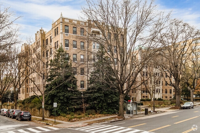 4700 Connecticut Ave NW - Parker House