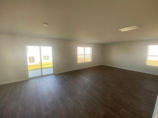 Photo - 407 Seabreeze Dr.