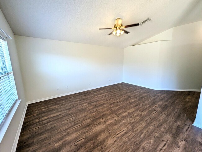 Photo - 2001 Presidio St