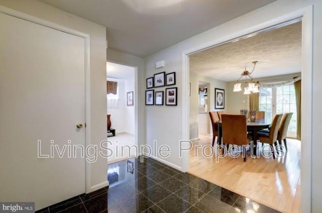 Photo - 5902 Holland Rd