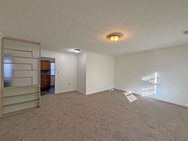 Photo - Gorgeous Well Kept Home Near Mercy & Bass Pro!