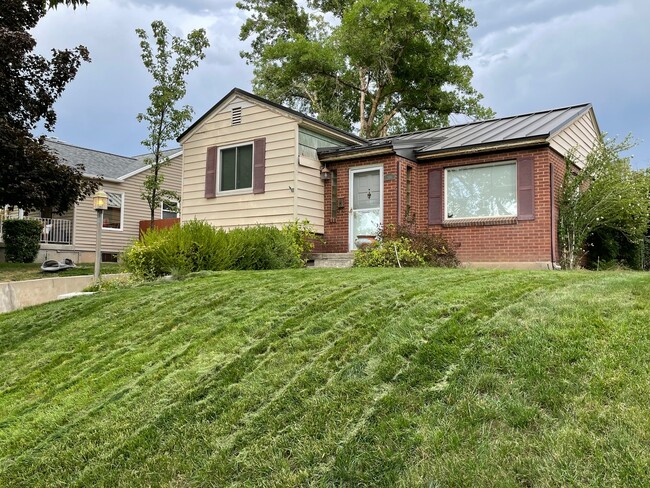 Photo - 2491 S Glenmare St House