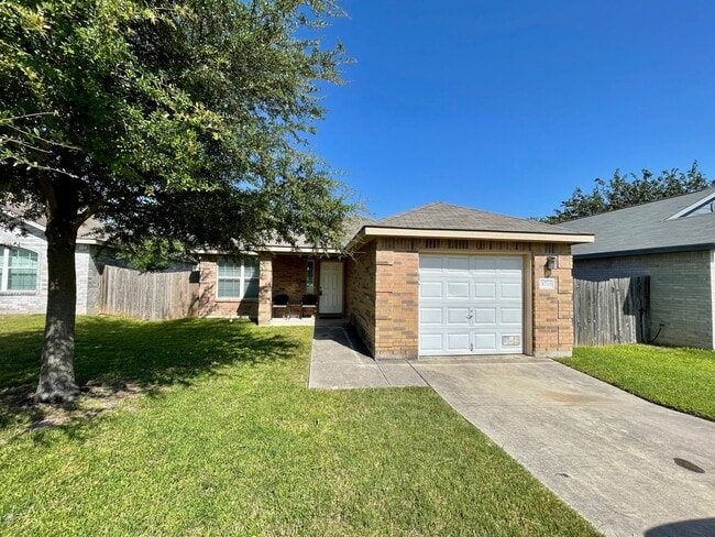 Photo - Convenient Northwest San Antonio Home Available for ASAP Move In!
