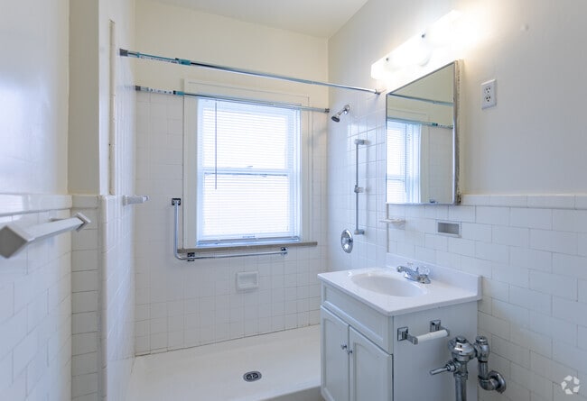 2BR, 2BA