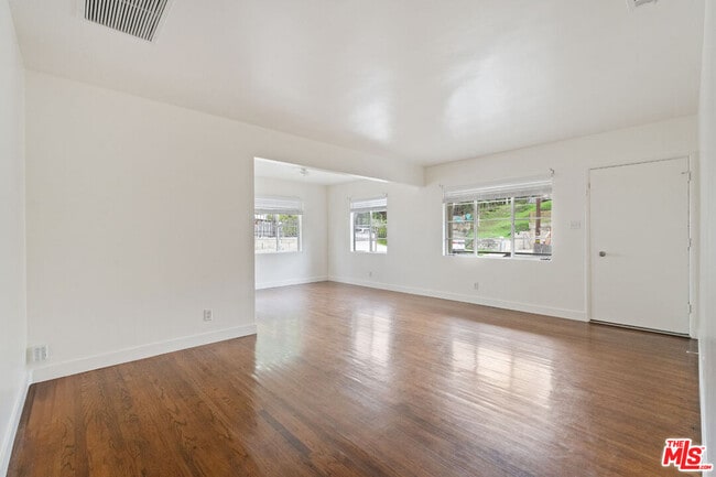 Photo - 821 Laveta Terrace