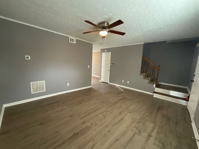 Photo - 1439 Springleaf Cir SE