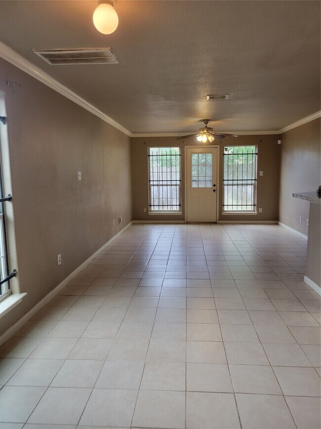 Photo - 4611 Knoxville St