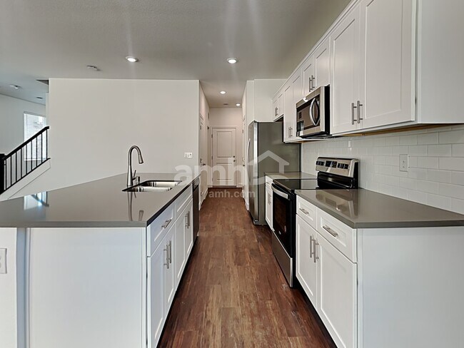 8926 Tiger Tooth Ave