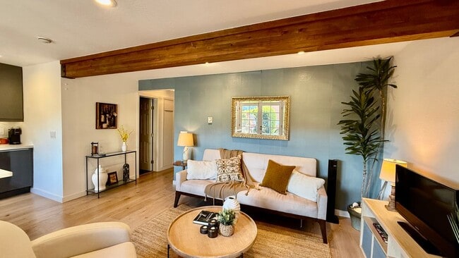 Photo - 106 Stanford Way