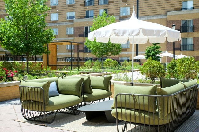 55 Riverwalk