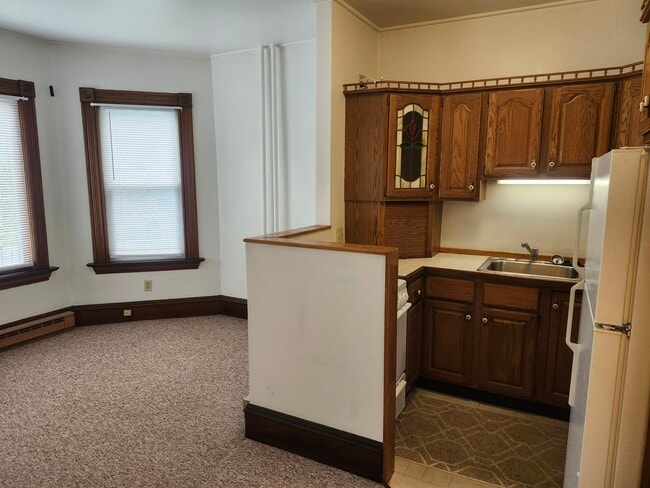 Kitchen - 130 Loomis St Unit 130A Loomis St