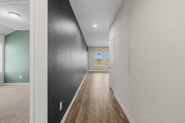 Photo - 111 Bering Dr