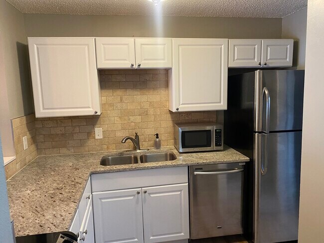 Photo - 1543 Millpond Ct Unit 43