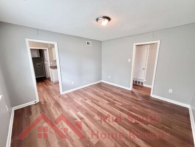 4627 Crystal Springs Dr