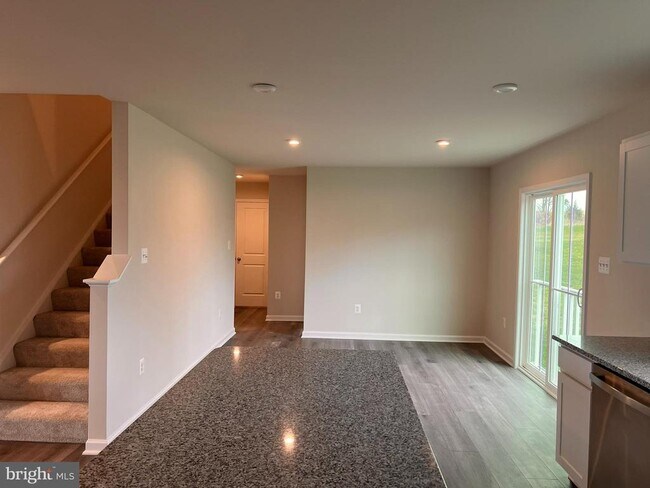 Photo - 801 Otero Ln