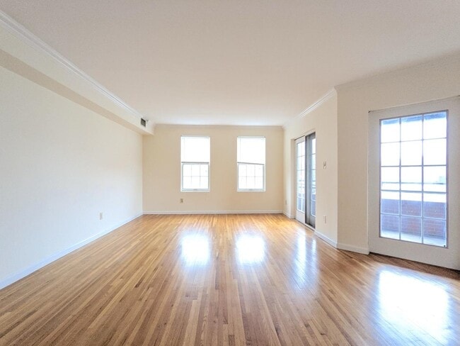 1001 Clinton St Unit 5C