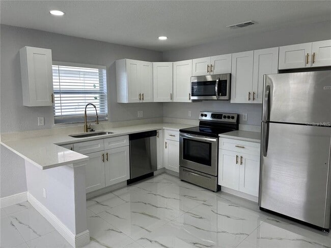 Photo - 7813 Lakeshore Dr