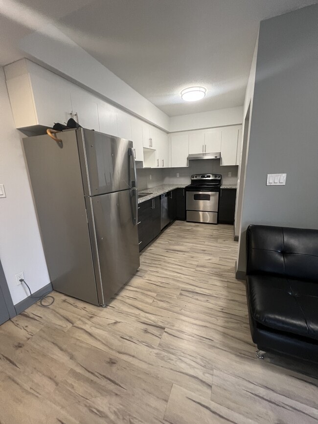 Photo - 258A-258A Sunview St