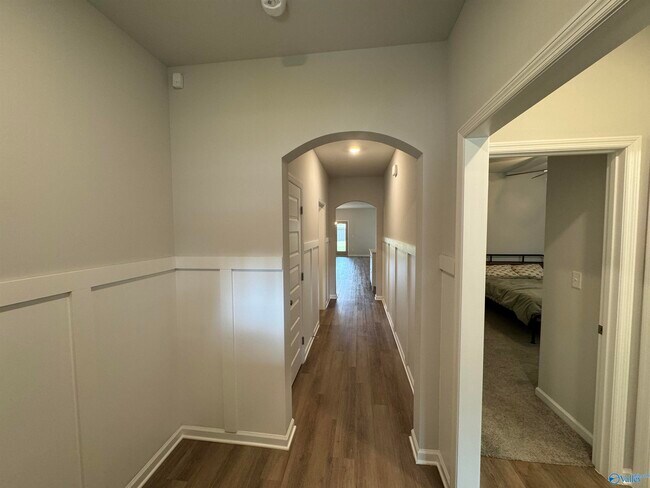 Photo - 209 Saddle St