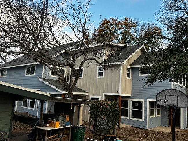 Entire Duplex showing back unit - 3904 Tonkawa Trl Unit 3904A