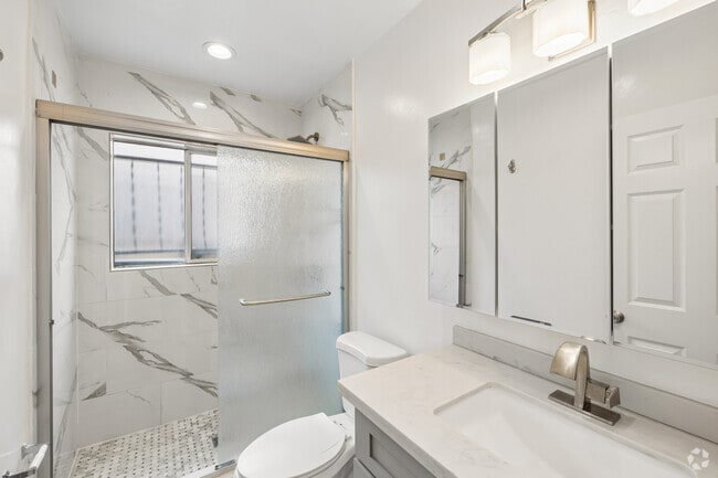 Studio - 445SF - Bathroom