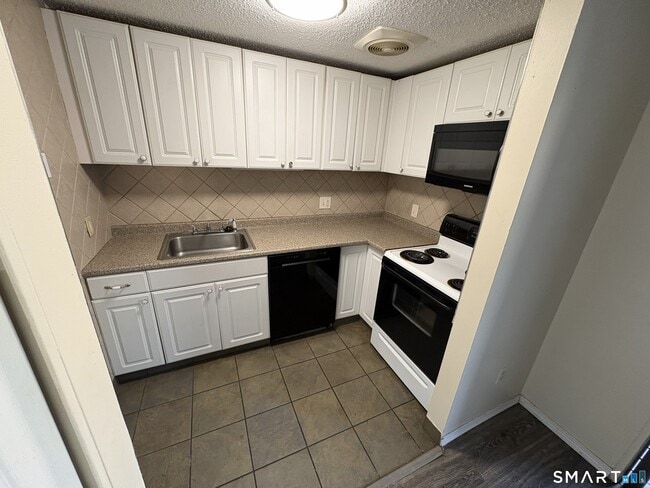 Photo - 20 Burgundy Hill Ln Unit 20