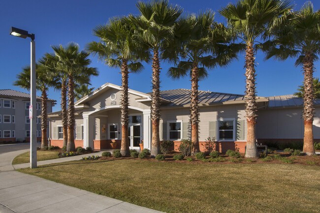 Photo - Pinnacle at Hammock Square