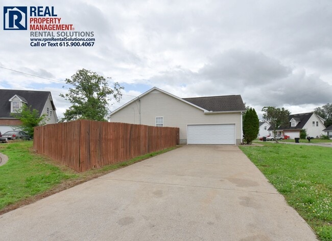 Photo - Adorable 3-bedroom home in Murfreesboro on a corner lot! Attached garage and washer and dryer hoo...