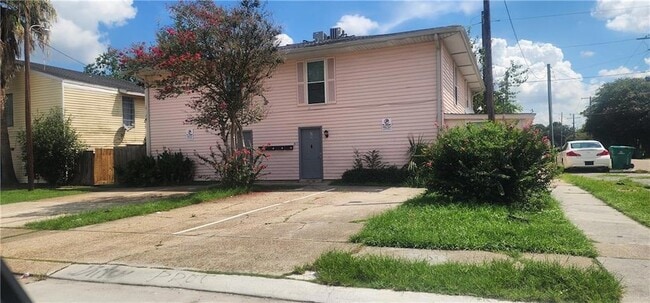 241 Helen St