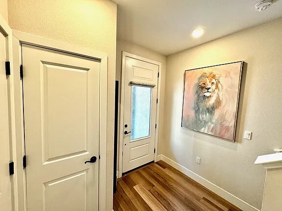 Entrada - 1438 Cherry Cir