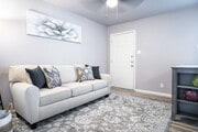 1BR, 1BA - 660SF
