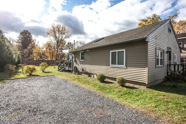 Photo - 10 Newark St