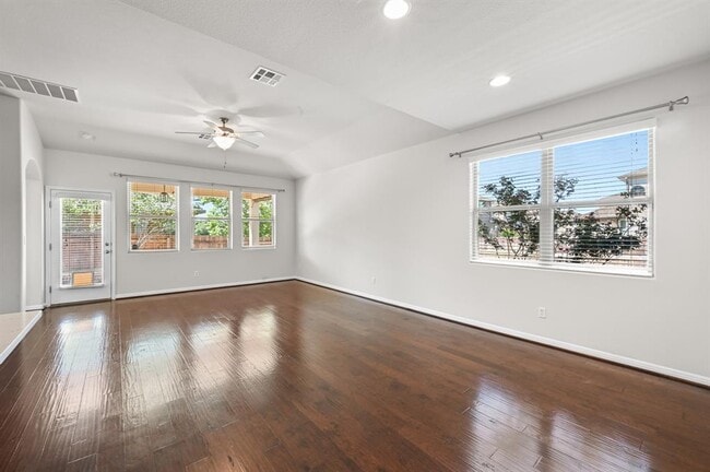 Photo - 351 Wincliff Dr