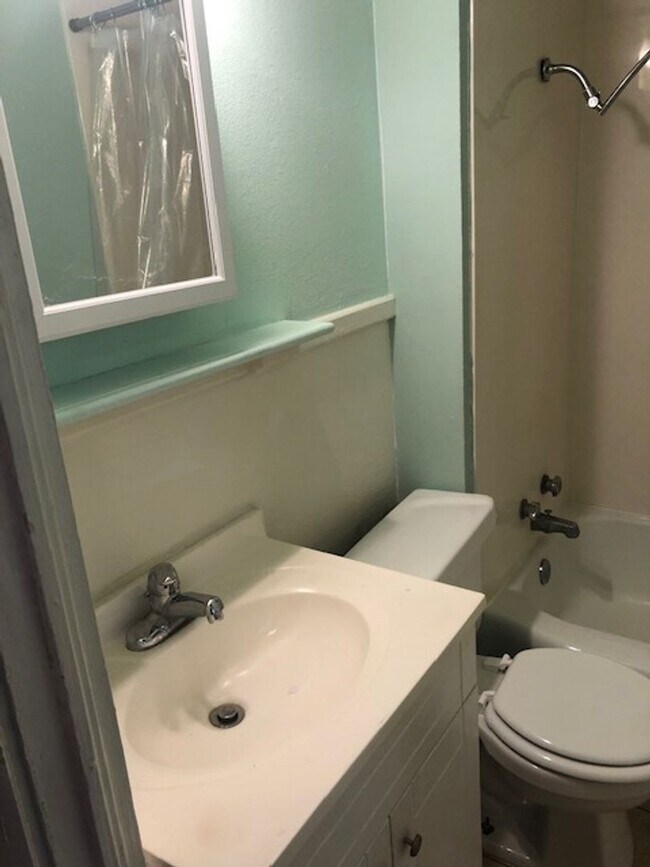 Photo - dgr925 Unit 203 (8)