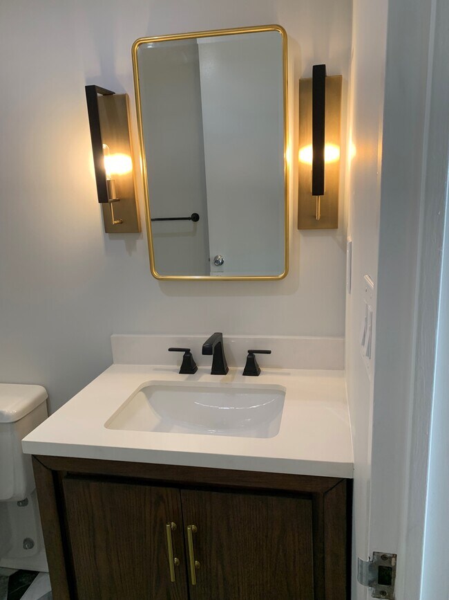 Bathroom - 7000 Boulevard E Unidad 36D