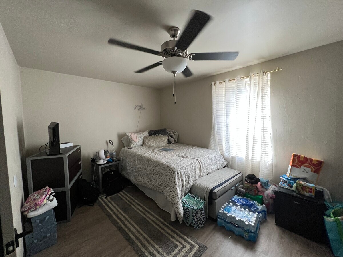 Photo - 515 Hunt Club Rd