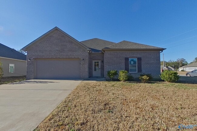 Building Photo - 204 White Oak Cir