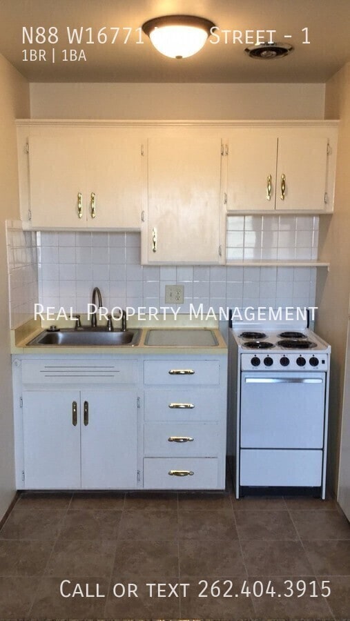 Building Photo - N88W16771-W16771 Main St Unit 1