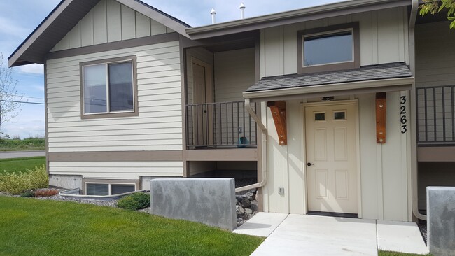 Building Photo - 3263 Catron St