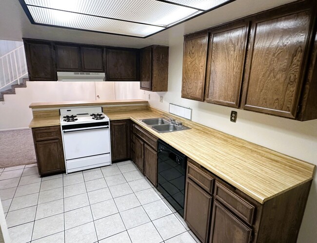 Photo - 728 W Phillips St