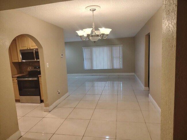 Photo - 7101 NW 97th Ave