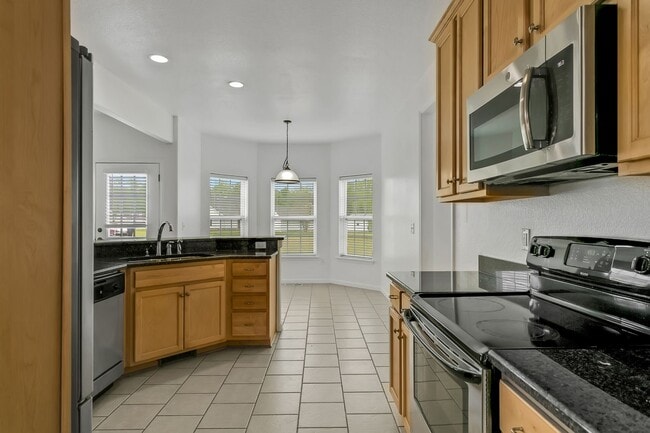 Photo - Shingle Landing 4 bedroom; 2,5 bath PET FRIENDLY Custom Home, Moyock NC Unit 232