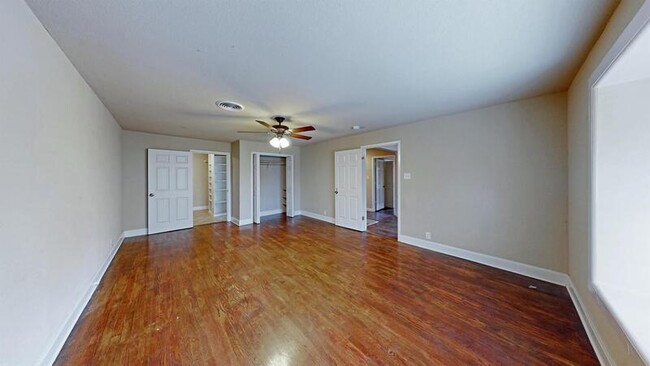 Photo - 2125 Handley Dr Condo Unit BEDROOM 2C - MASTER - 602358