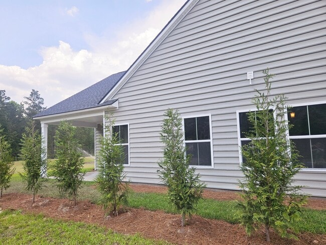 Photo - 101 Bluebell Way
