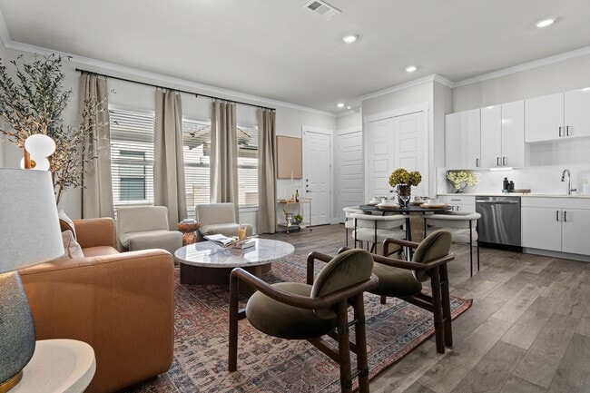 Photo - Mansions of Buda