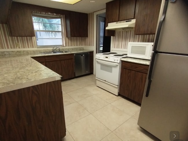 137 White St Unit 1