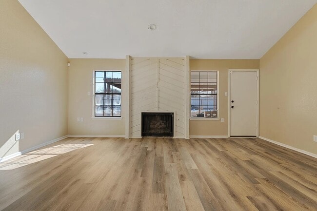 Photo - 4717 62nd St