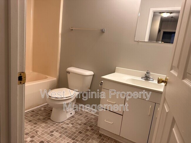 Photo - 203 Prince St Unit 7