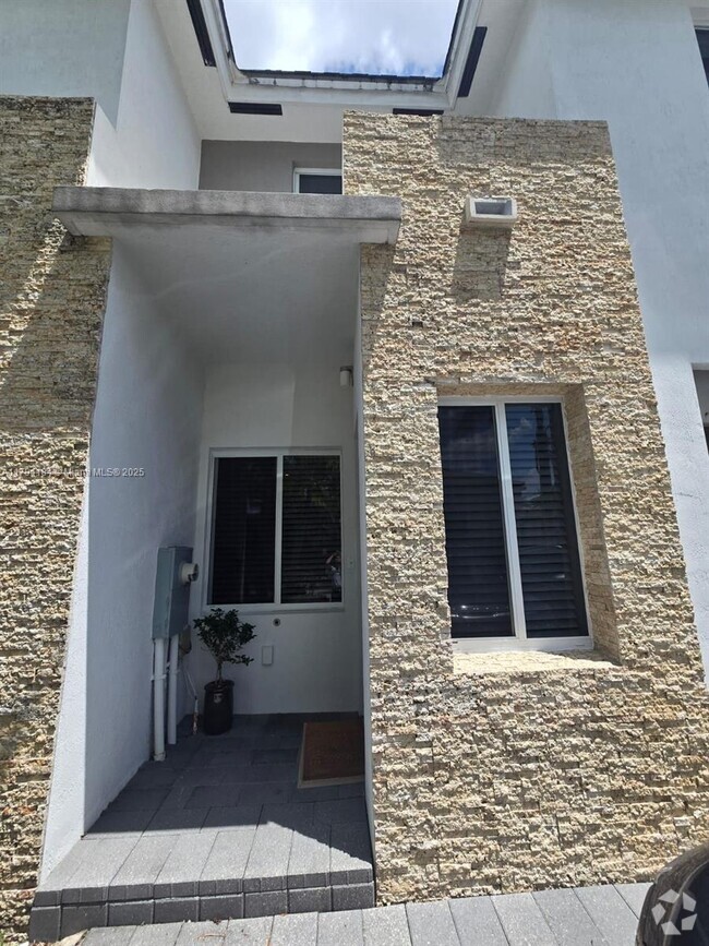 Building Photo - 17545 SW 150th Ct Rental
